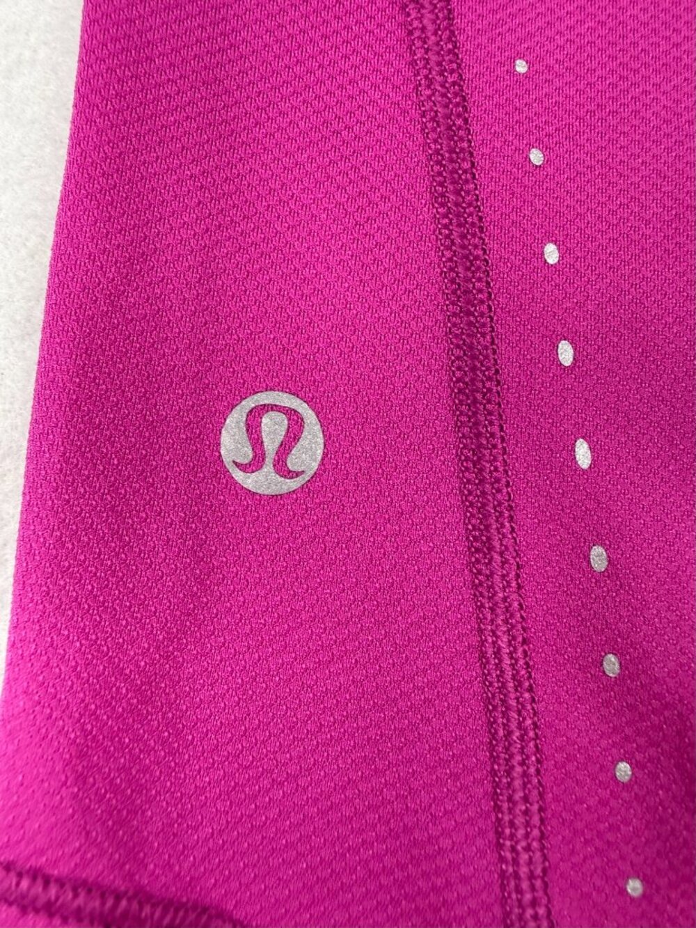 Lululemon Ripened Raspberry Running and Training T-Shirt Size 4 - Picture 5 of 5